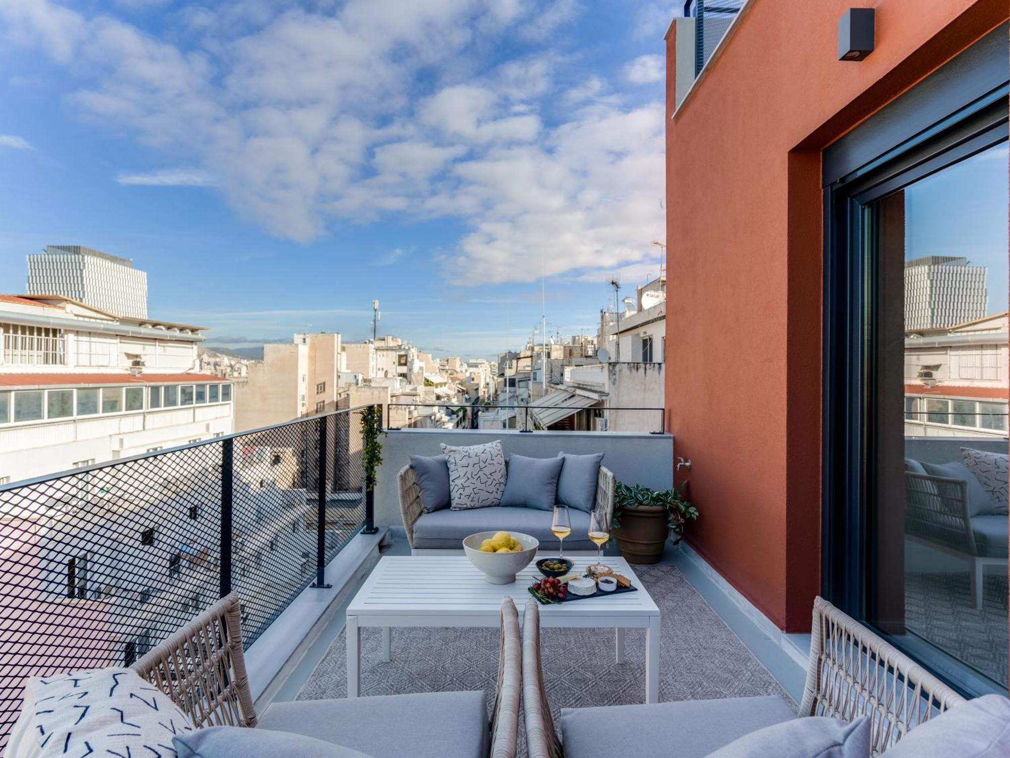 Sanders Port Piraeus Exterior photo