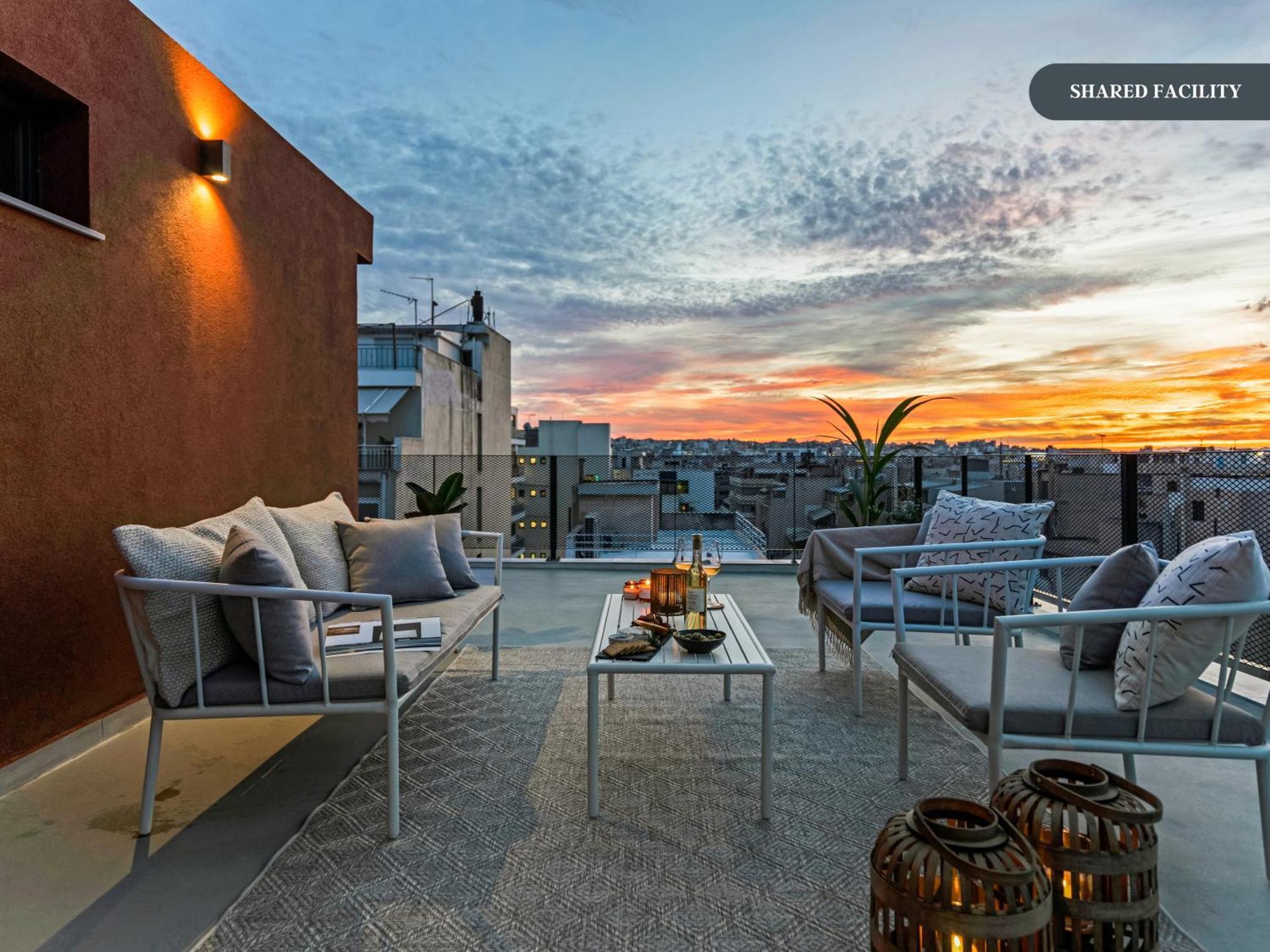 Sanders Port Piraeus Exterior photo